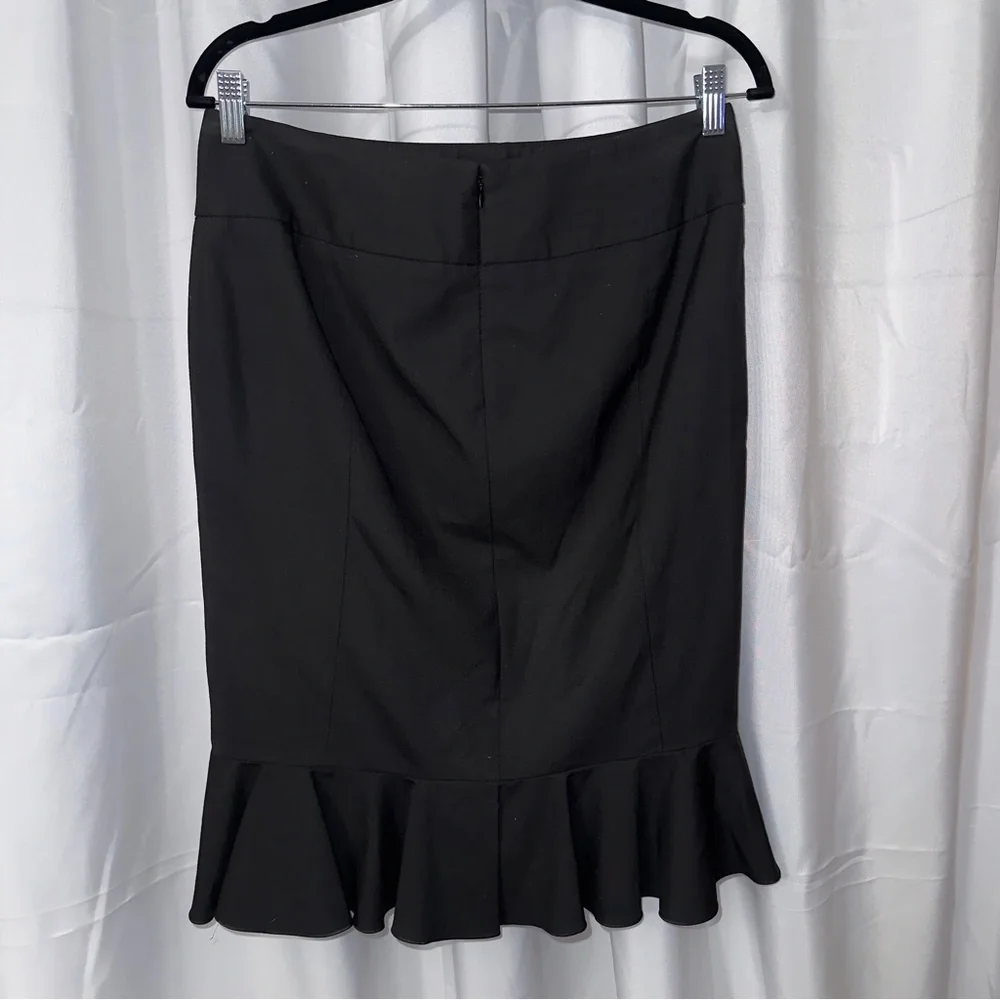 Elegant Black Ruffle Hem Skirt